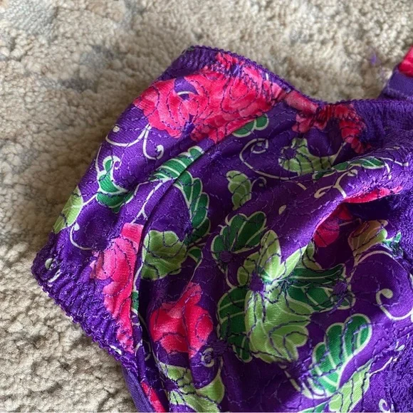 Victoria’s Secret Gold Label Vintage Bra Underwired Purple Embroidered Floral